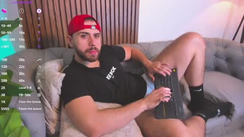 Maximo Wolf online show from April 2, 8:50 pm