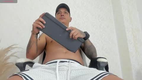 maximohall online show from September 20, 11:55 am