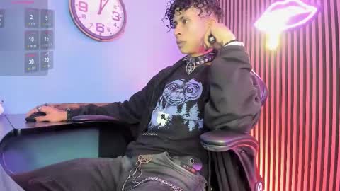 Snapshot of maximoking26 chatting on February 24, 4:10 am MAXIMO online show from February 24, 4:10 am