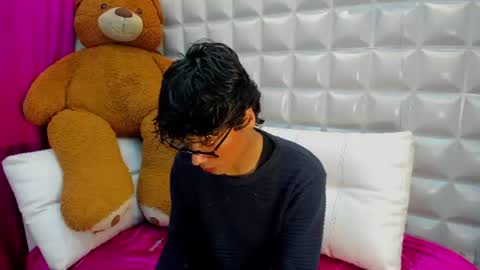 Snapshot of maximus1920 chatting on July 5, 7:21 pm maximus1920 online show from July 5, 7:21 pm