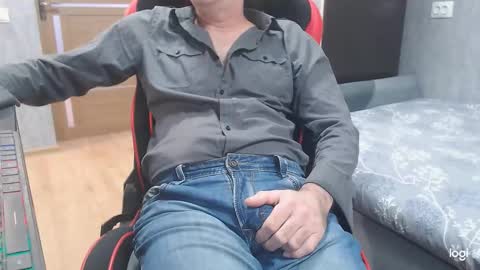 maximus3334 online show from November 7, 11:32 am