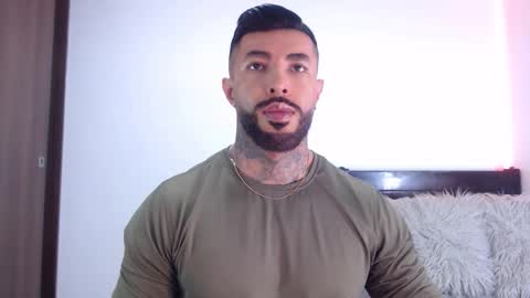 Independent Model online show from January 11, 12:15 am