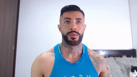 Independent Model online show from January 13, 4:40 am