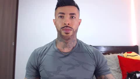 Independent Model online show from February 11, 3:44 am