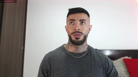 Independent Model online show from March 30, 3:18 am