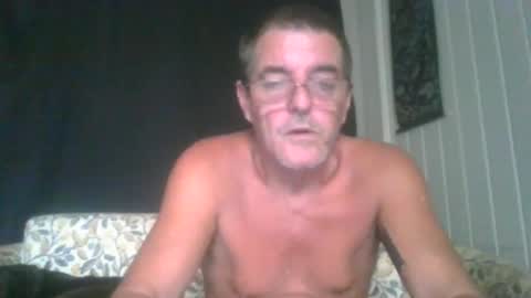 Snapshot of maximus_oreally chatting on December 31, 12:21 am Max online show from December 31, 12:21 am