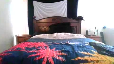 Max online show from February 11, 12:37 am