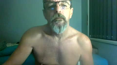 Max online show from June 15, 11:18 pm
