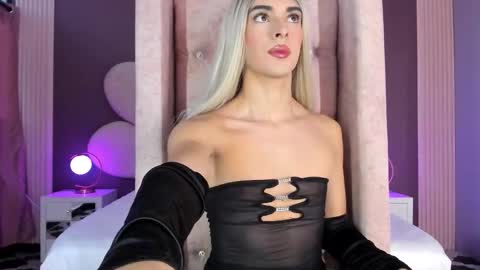 Maxi Rogers online show from March 20, 11:26 am