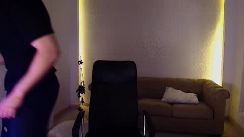 MaxKaiden online show from November 24, 6:02 am