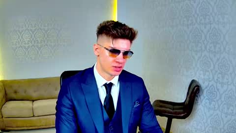 MaxKaiden online show from February 14, 6:54 am