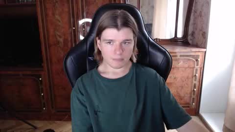 Max online show from October 10, 10:14 am