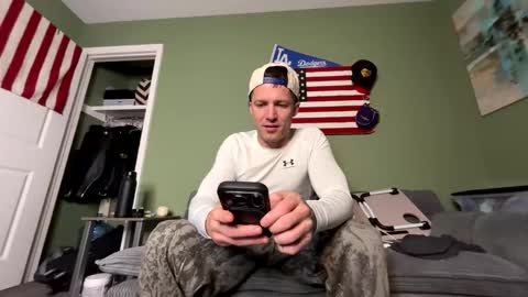 Snapshot of maxpleasant27 chatting on December 1, 6:40 am BBadAlpha online show from December 1, 6:40 am