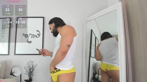 Max online show from November 18, 3:27 pm