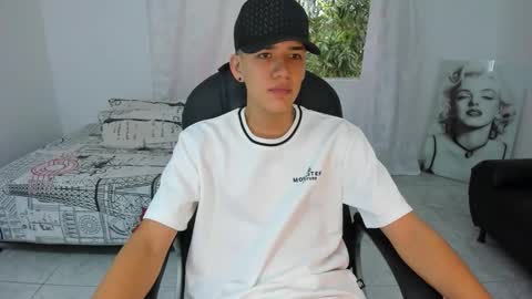 MaxThomson online show from September 27, 7:52 pm