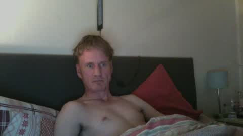 maxwilly7803039708 online show from June 16, 3:42 am
