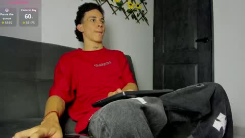 Snapshot of maxxx_bigcock chatting on April 22, 2:14 am Max online show from April 22, 2:14 am