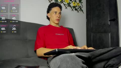 Snapshot of maxxx_bigcock chatting on April 24, 3:09 am Max online show from April 24, 3:09 am