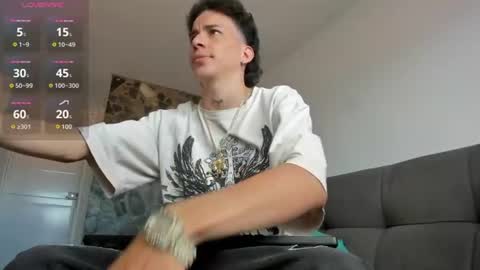 Snapshot of maxxx_bigcock chatting on June 22, 9:01 pm Max online show from June 22, 9:01 pm