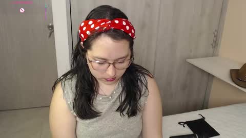 May online show from October 9, 9:35 pm