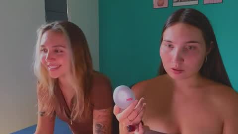 Dani and May online show from May 4, 9:16 am