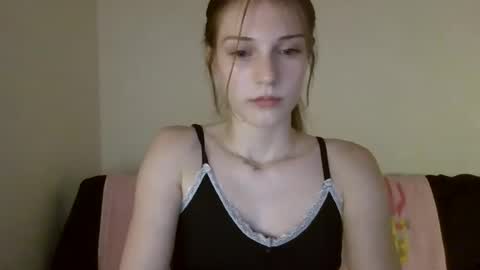 Snapshot of may_is_baby chatting on July 16, 11:11 pm may_is_baby online show from July 16, 11:11 pm