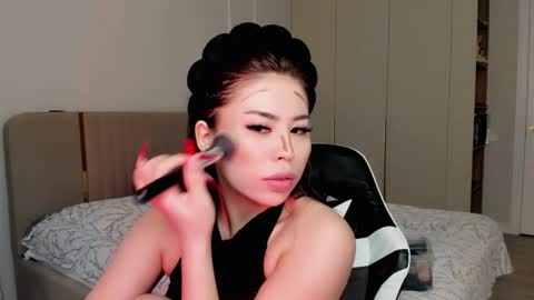 Mia online show from February 12, 2:17 am