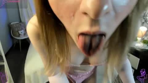 Leila online show from March 12, 10:54 am