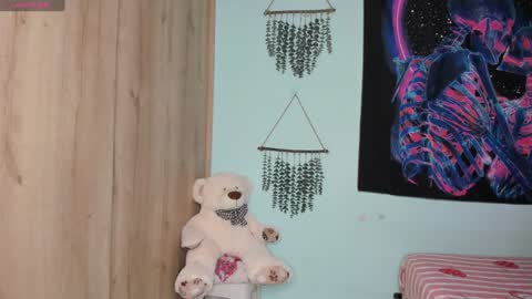 Snapshot of maya__fox chatting on February 3, 11:05 pm OF mayitta19 online show from February 3, 11:05 pm