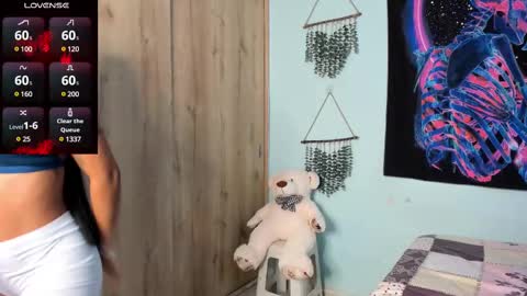 Snapshot of maya__fox chatting on February 15, 10:10 pm OF mayitta19 online show from February 15, 10:10 pm