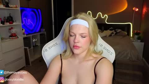 Maya online show from March 31, 3:30 am