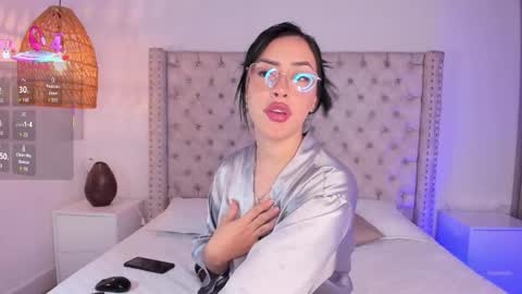 Maya online show from December 16, 4:06 am