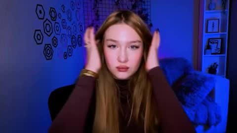 Snapshot of maya_crystal chatting on January 6, 8:34 pm Maya online show from January 6, 8:34 pm