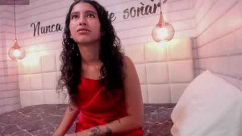 Snapshot of maya_jonnes chatting on May 23, 2:28 am MAY online show from May 23, 2:28 am