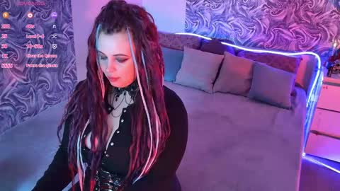 Maya Mils online show from May 31, 1:14 am
