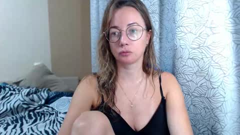 Snapshot of mayacateyes chatting on November 4, 7:13 pm Maya online show from November 4, 7:13 pm