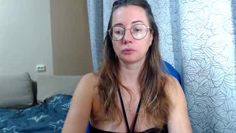 Snapshot of mayacateyes chatting on December 2, 7:09 pm Maya online show from December 2, 7:09 pm