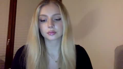 Snapshot of mayaflirt chatting on February 24, 8:51 pm mayaflirt online show from February 24, 8:51 pm