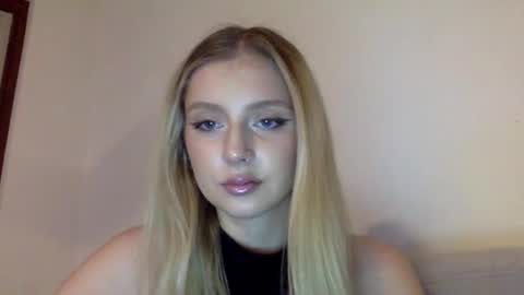 Snapshot of mayaflirt chatting on February 27, 5:02 pm mayaflirt online show from February 27, 5:02 pm