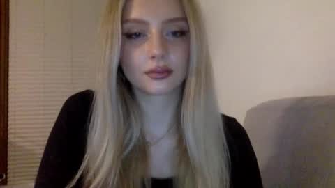 Snapshot of mayaflirt chatting on March 10, 7:41 pm mayaflirt online show from March 10, 7:41 pm