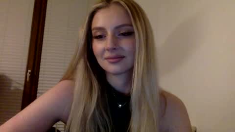 Snapshot of mayaflirt chatting on April 9, 8:25 pm mayaflirt online show from April 9, 8:25 pm