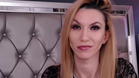 Snapshot of mayahales chatting on February 23, 11:40 am Maya online show from February 23, 11:40 am