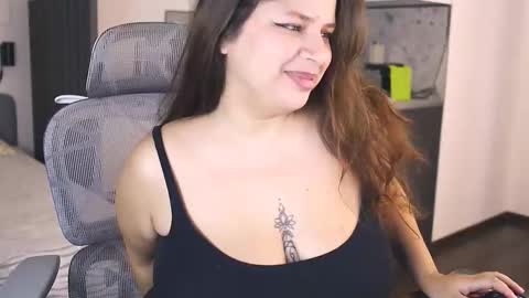 Snapshot of mayaik chatting on February 19, 9:55 pm mayaik online show from February 19, 9:55 pm