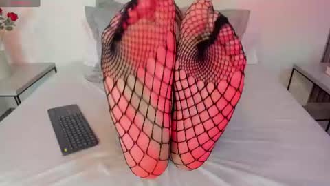 Snapshot of mayalee_ chatting on June 22, 10:51 pm mayalee_ online show from June 22, 10:51 pm