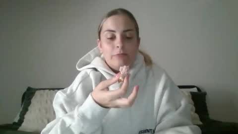 Snapshot of mayamae5324 chatting on June 2, 3:47 pm mayamae5324 online show from June 2, 3:47 pm