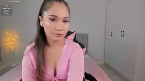 Snapshot of mayamei chatting on March 1, 1:13 pm Mia online show from March 1, 1:13 pm