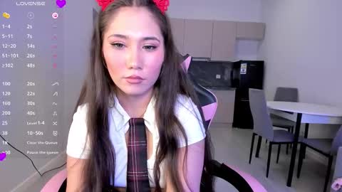 Mia online show from March 19, 2:32 pm