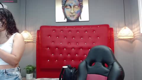 Maya online show from December 9, 11:47 am