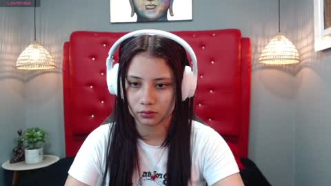 Maya online show from December 19, 11:39 am