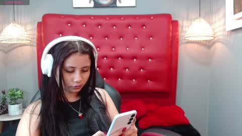 Maya online show from December 21, 11:33 am